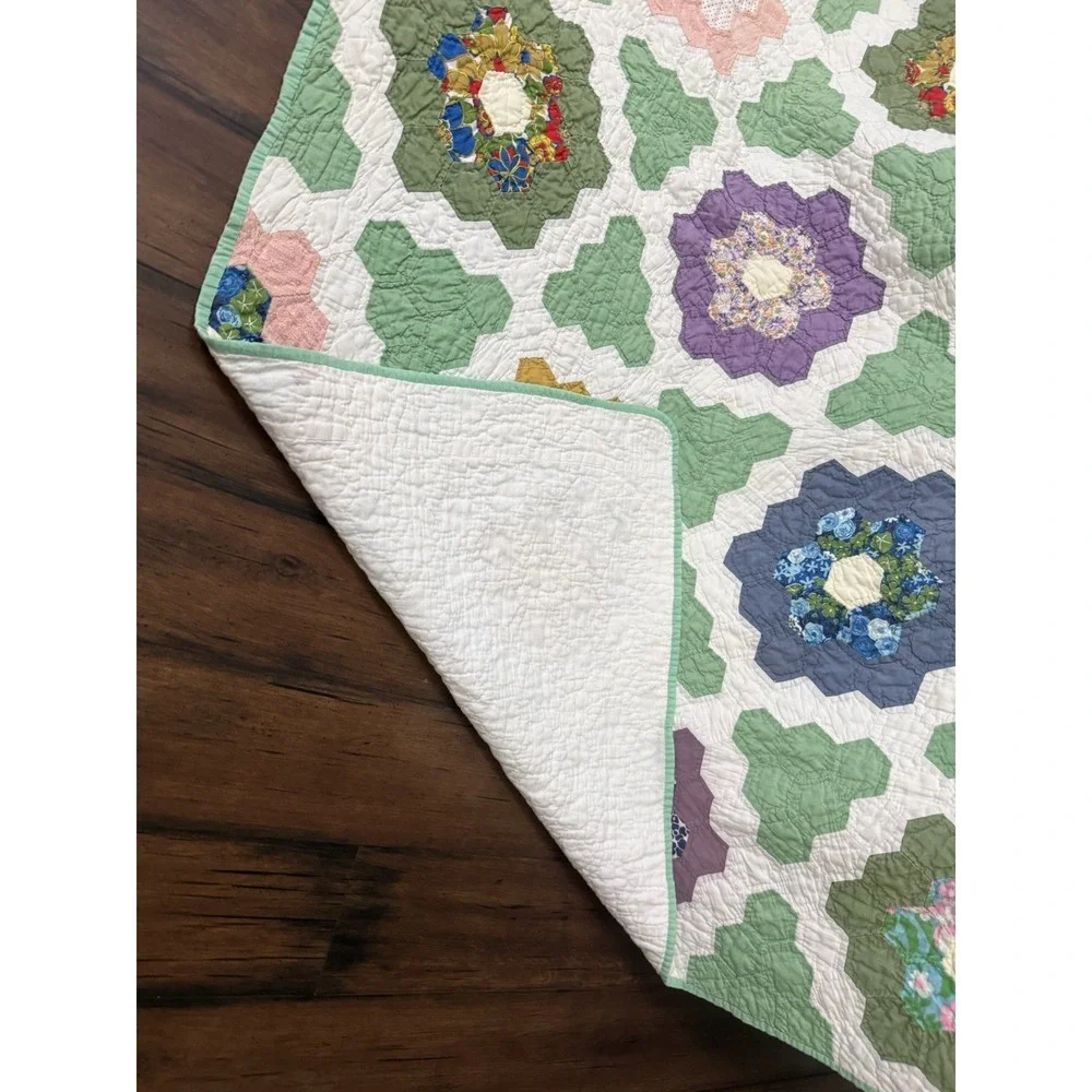VINTAGE GRANDMOTHERS FLOWER GARDEN QUILT-1940s, 80